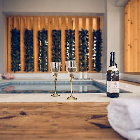 לגאנאס Savvas Luxury Suites מראה חיצוני תמונה